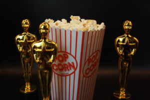 Tischdeko Set 3x Oscar Statue 4x Popcorn Tüte